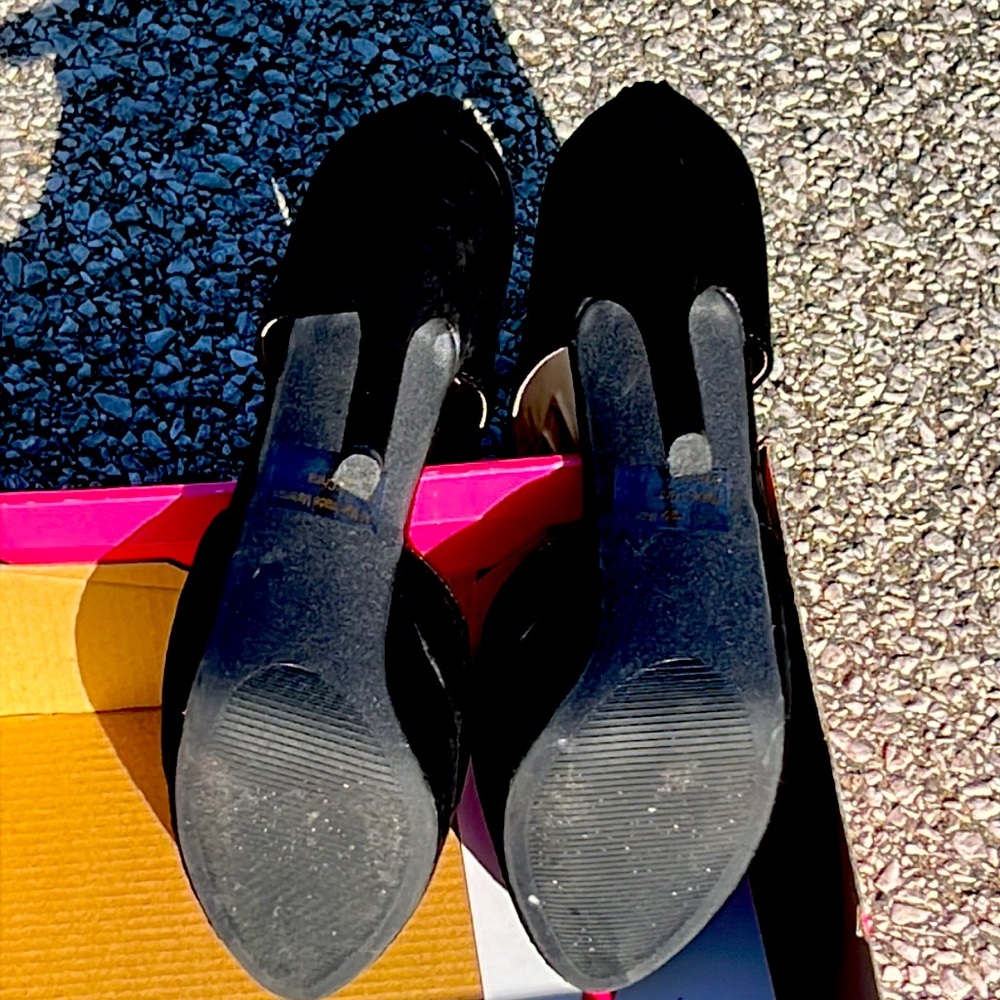 Black heels, suede, size 9 women’s - Picture 5 of 6